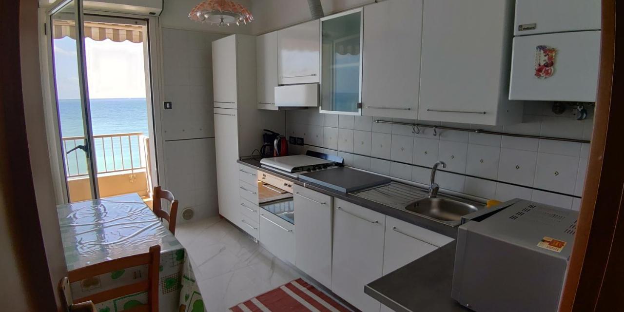 Appartamento Giardino Ventimiglia Luaran gambar