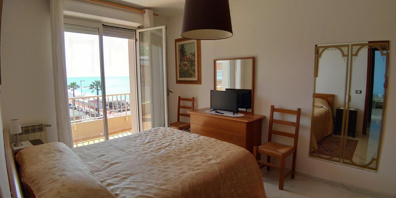 Appartamento Giardino Ventimiglia Luaran gambar