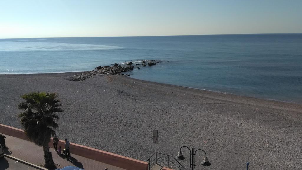 Appartamento Giardino Ventimiglia Luaran gambar